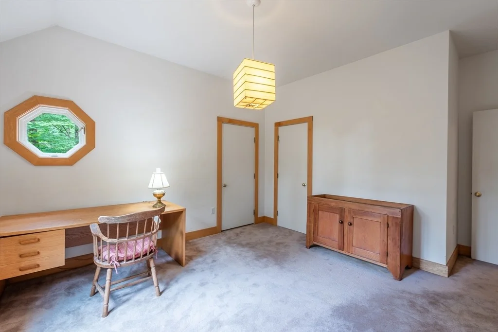 Photo of 71 Morgan Cir
