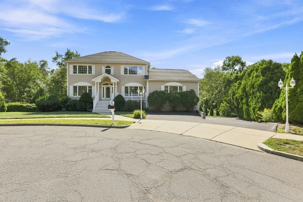 Photo of 9 Sullivan Cir