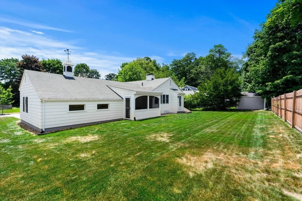 Photo of 46 Woodcrest Dr