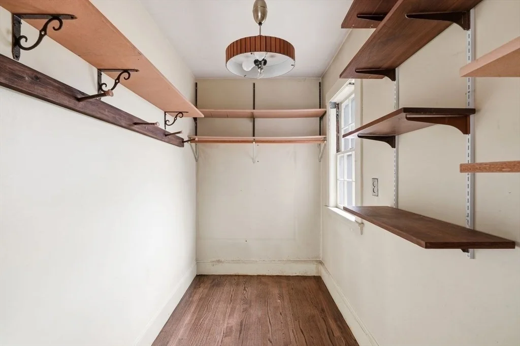 Photo of 7 Fales Rd