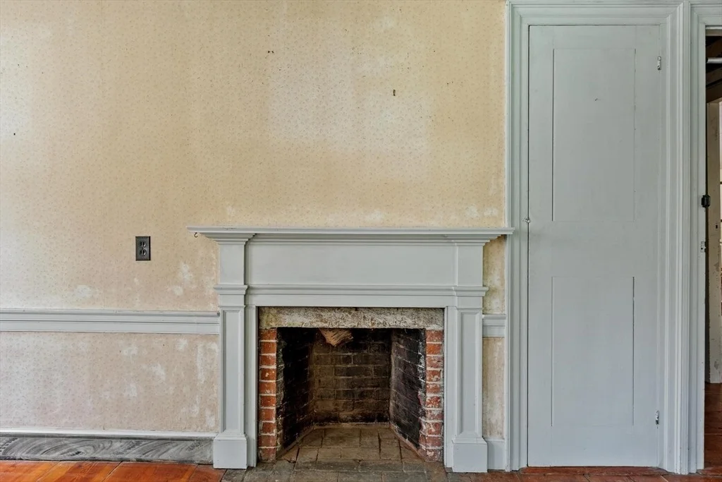 Photo of 488 S Main St