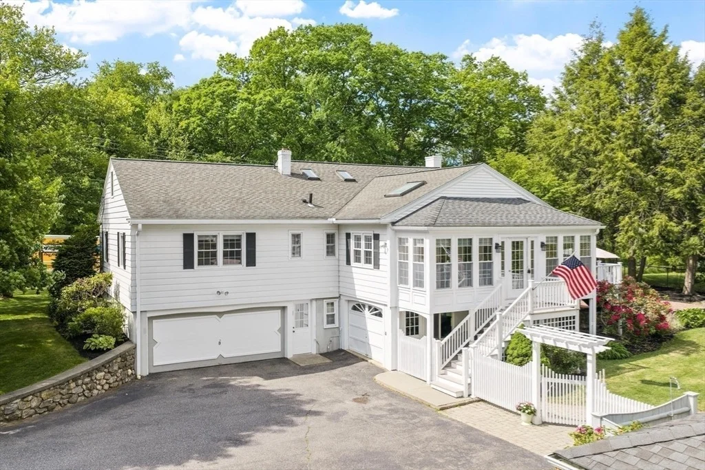 Photo of 305 High St Ext