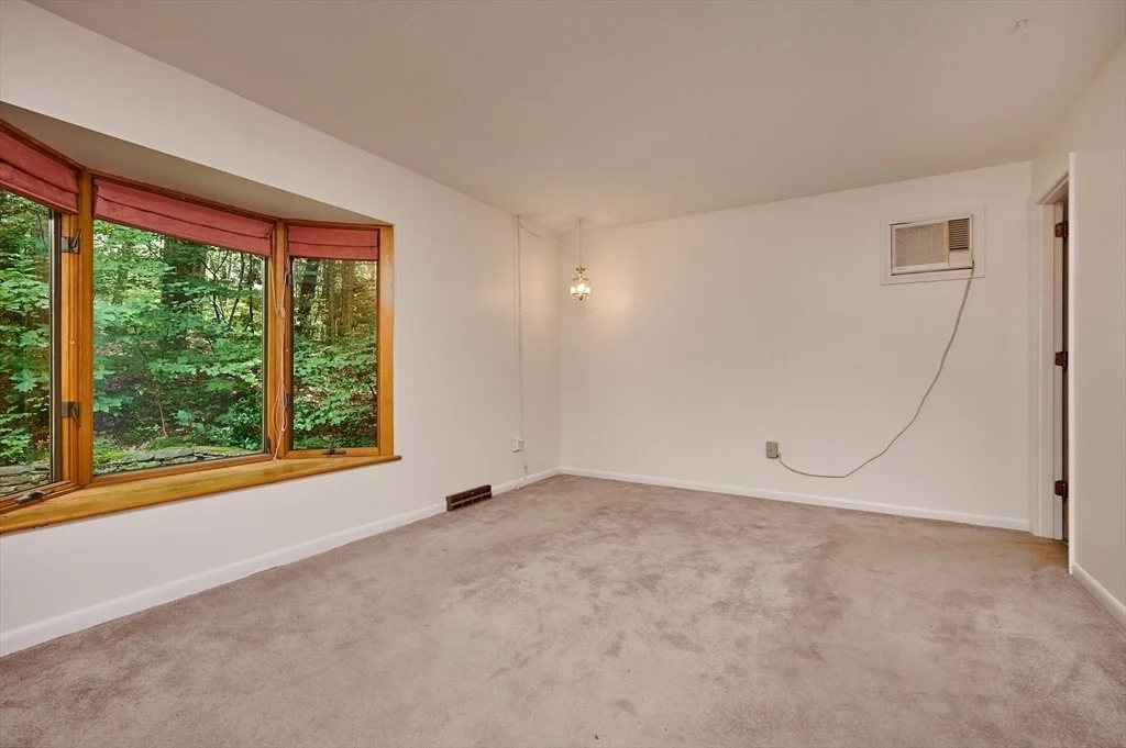Photo of 15 Red Fox Ln