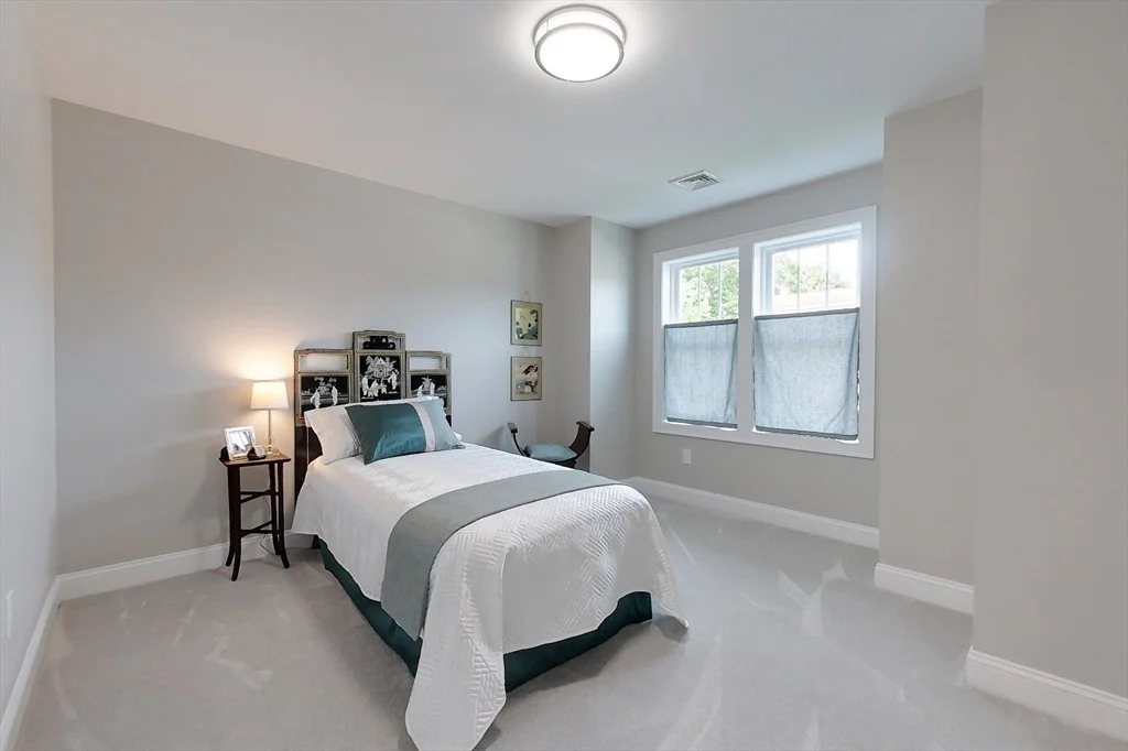 Photo of 10 Pleasant St