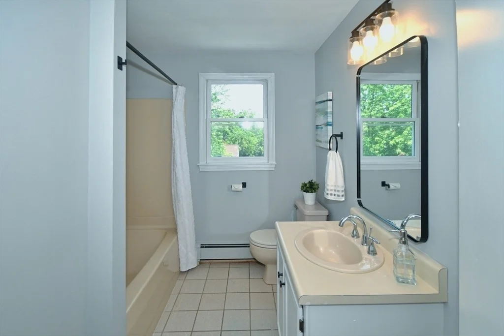 Photo of 61 Rollins St