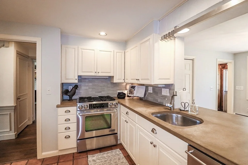 Photo of 595 Laurel Street