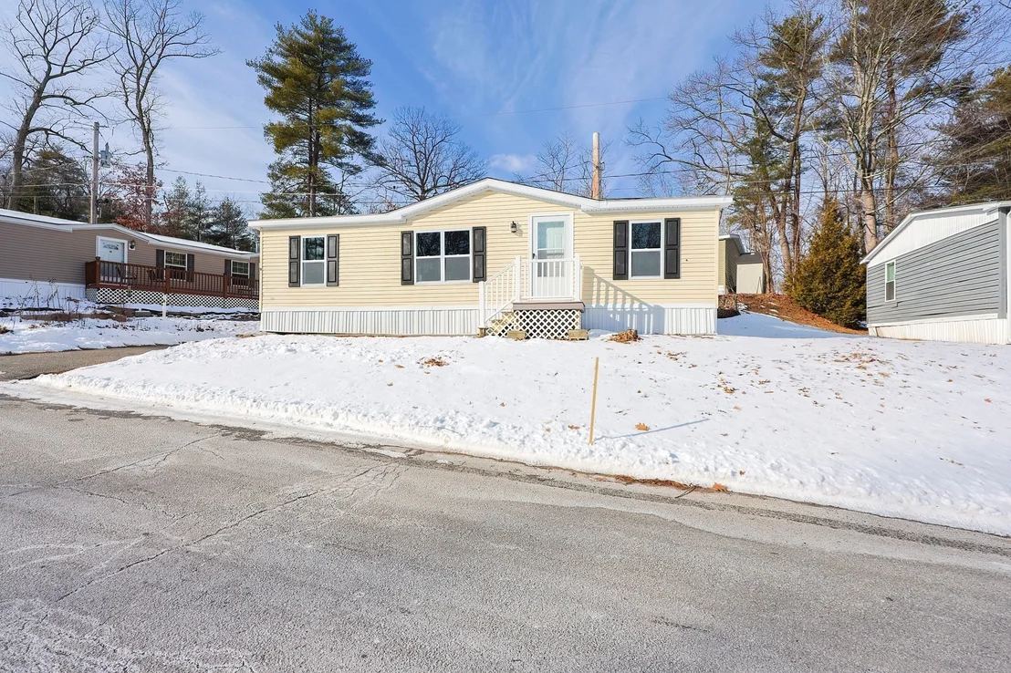 Photo of 9 Emerald Dr