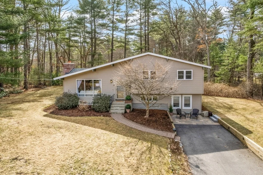 Photo of 31 Meadowbrook Rd