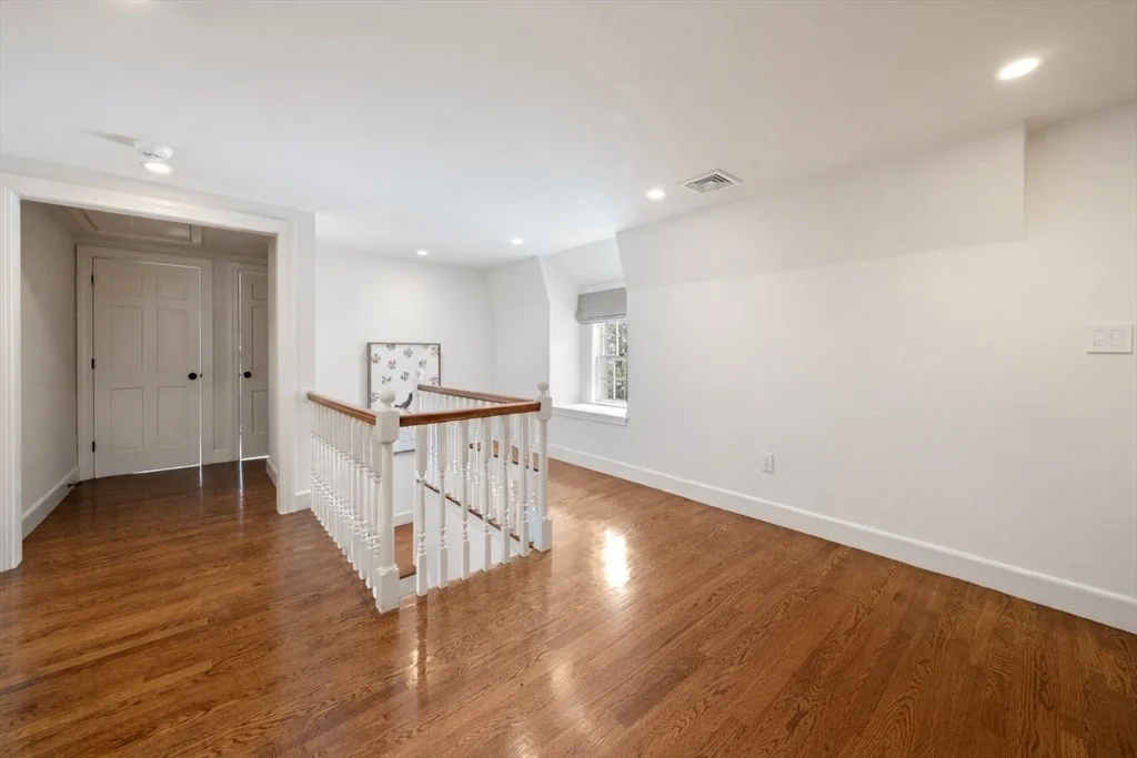 Photo of 25 Longmeadow Road