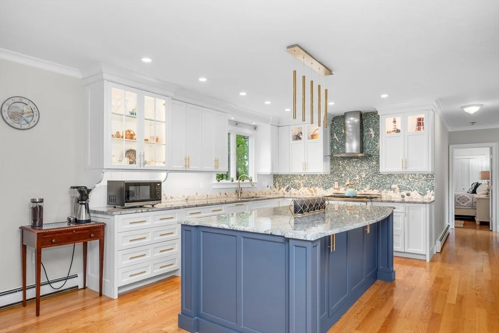 Photo of 35 Bayshore Dr
