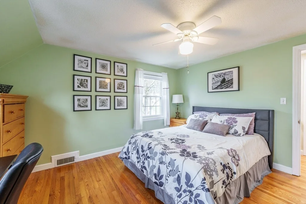 Photo of 236 Burbank Rd