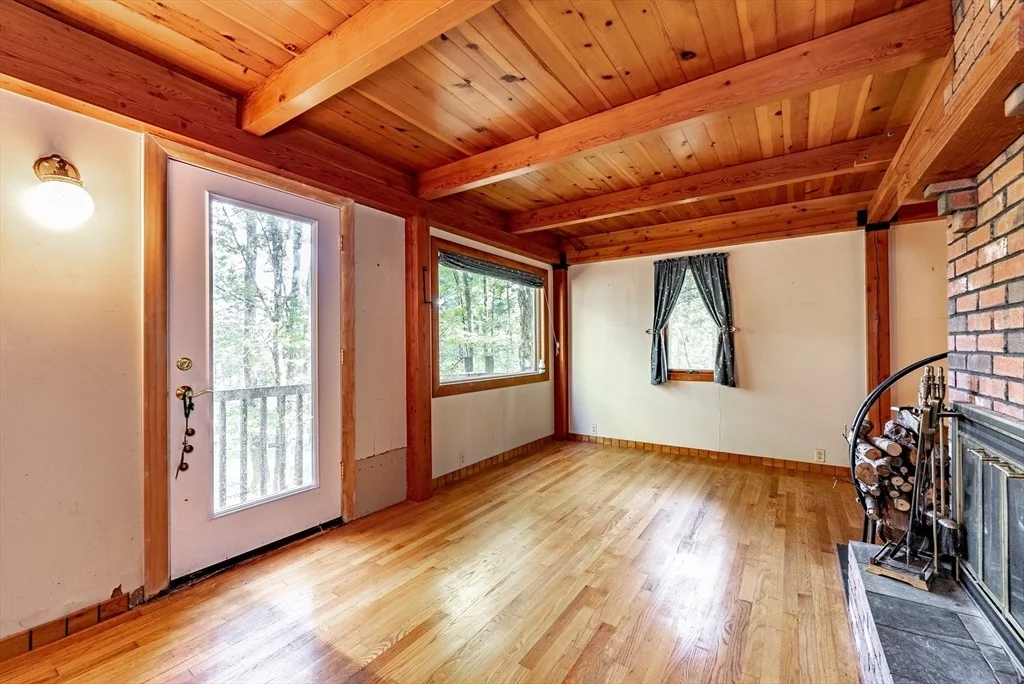 Photo of 201 Fox Den Rd