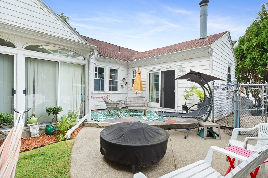 Photo of 163 Oakside Ave