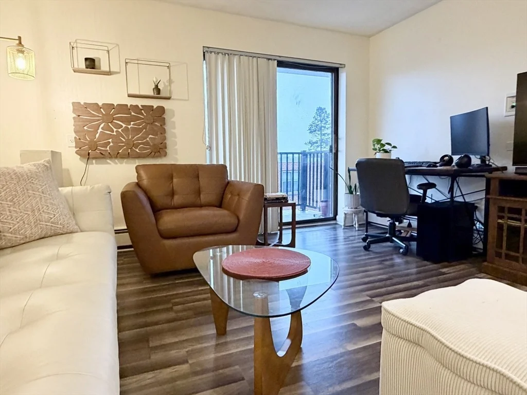 Photo of Unit 21 at 300 Governors Dr
