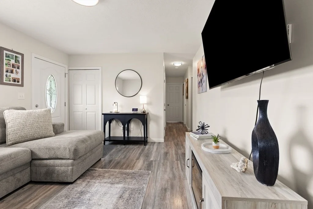 Photo of 8 Viking Drive