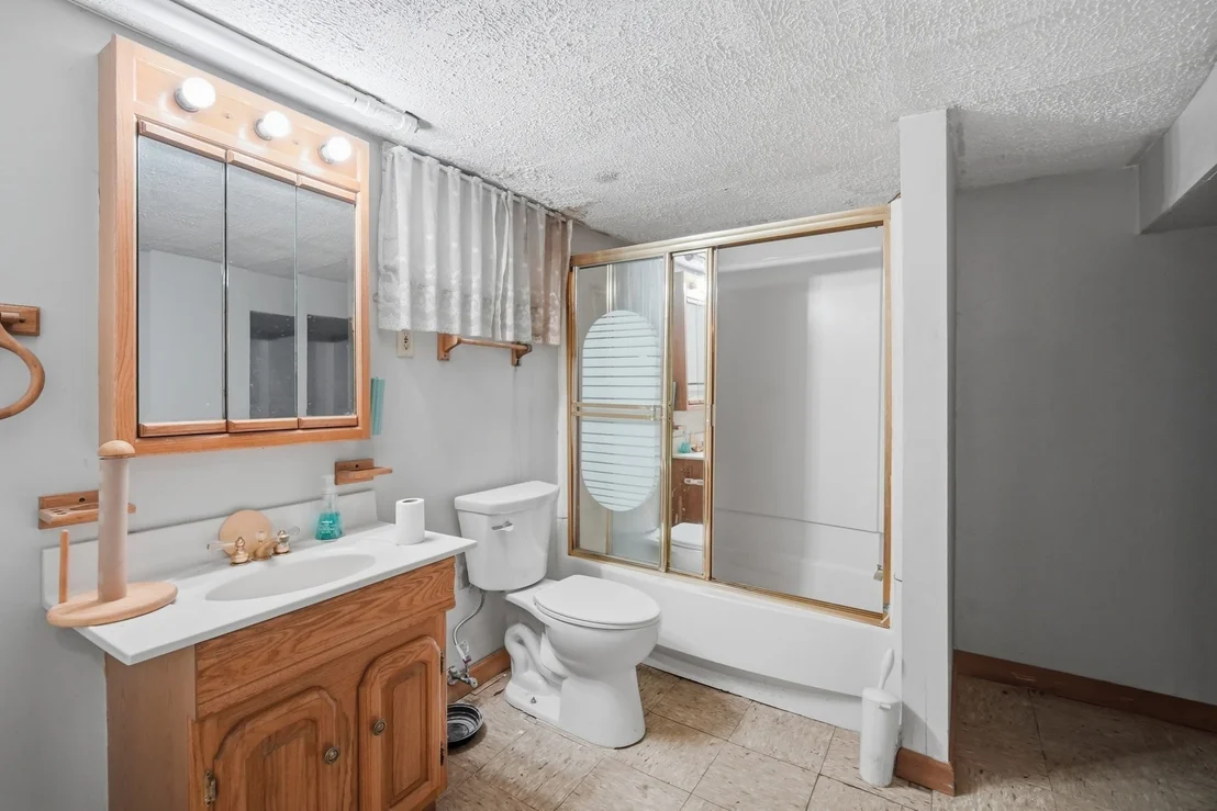Photo of 74 Leatherleaf Dr