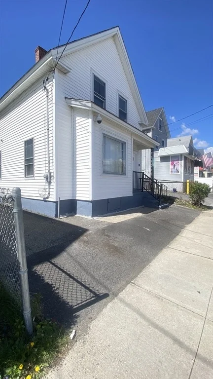 Photo of 75 Plain St