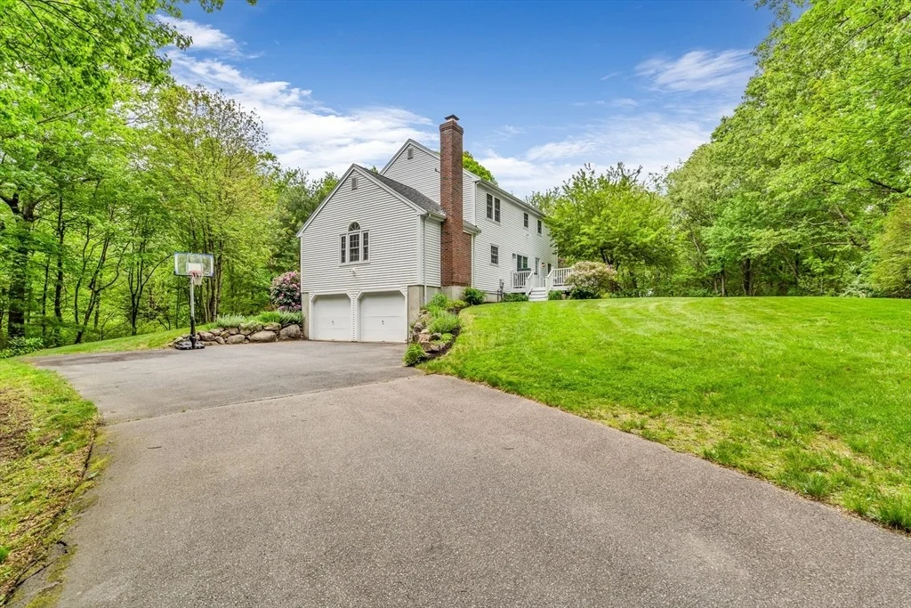 Photo of 5 Lost Hill Dr