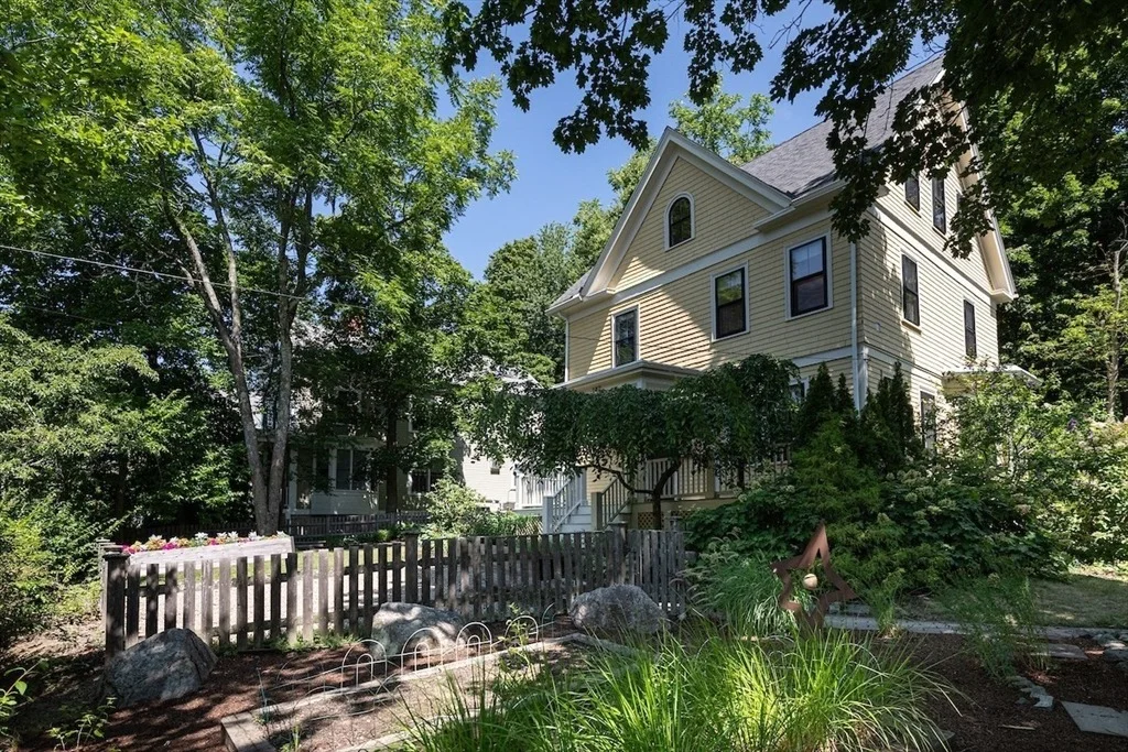 Photo of 147 Lowell St