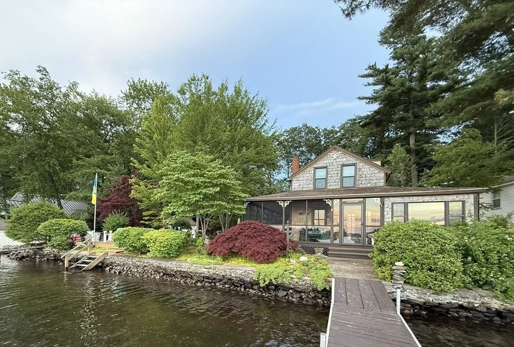 Photo of 8 Long Island
