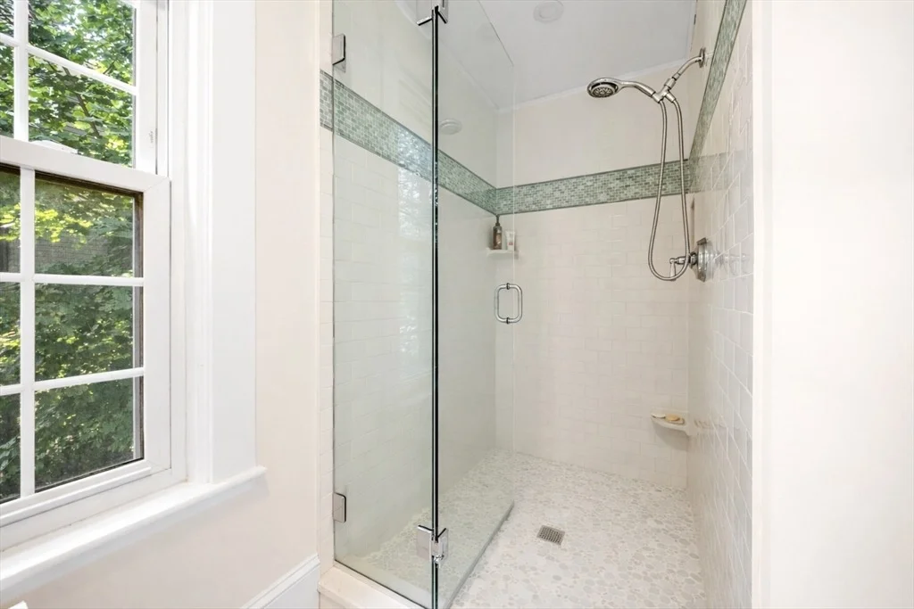 Photo of 6 Leavitt St