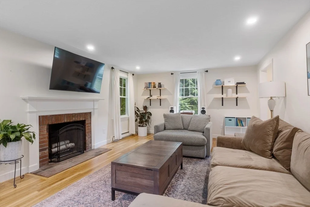 Photo of 166 Red Acre Rd