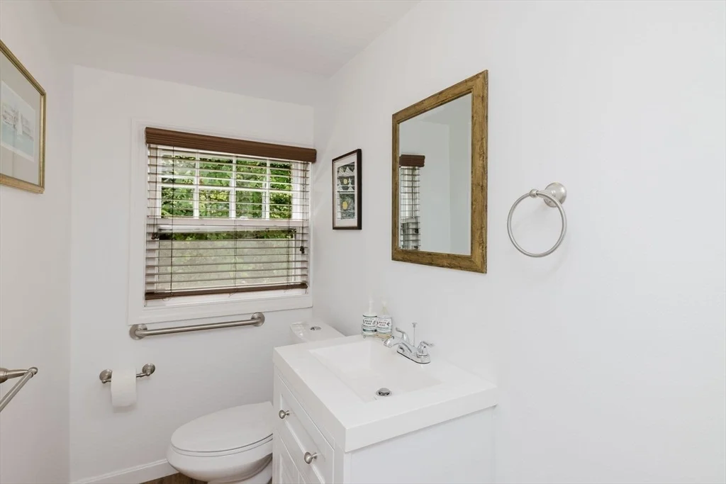 Photo of 27 Connie Dr