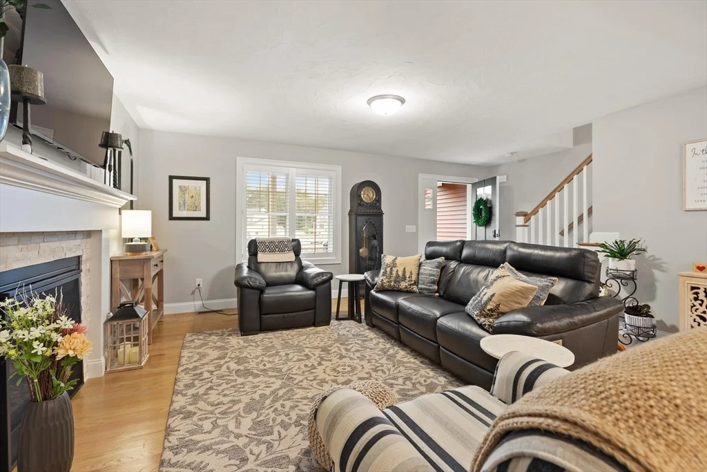 Photo of 187 Run Brook Cir