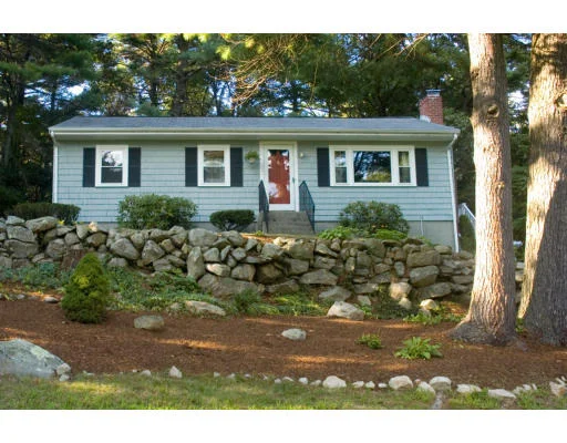 Photo of 25 Strobus Ln