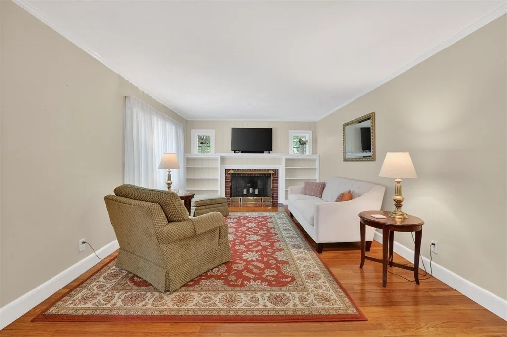 Photo of 490 Webster St