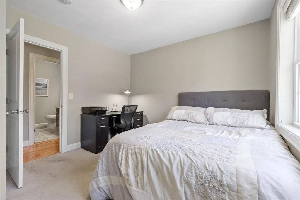 Photo of 32 Steele St