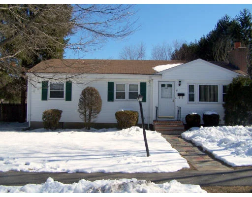 Photo of 7 Clearwater Rd