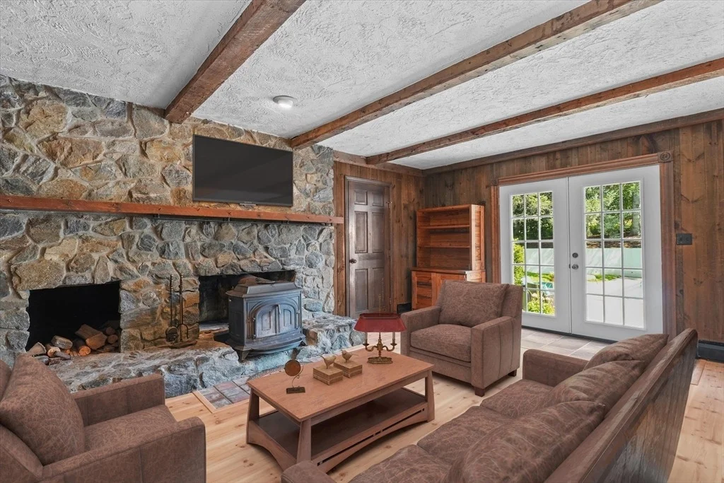 Photo of 85 Rosewood Dr