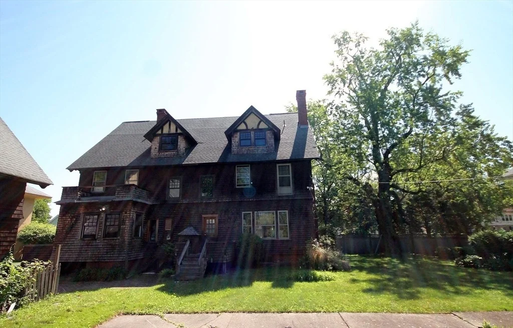 Photo of 50 Bellevue Ave