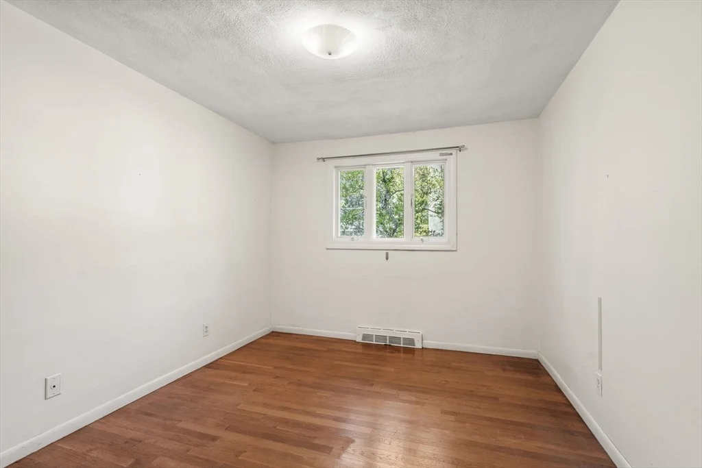 Photo of 97 Barton Dr