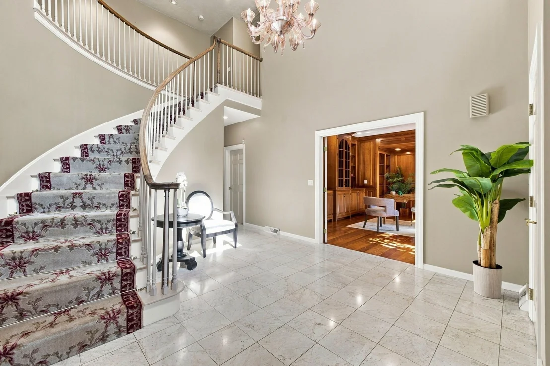 Photo of 4 Webster Cir