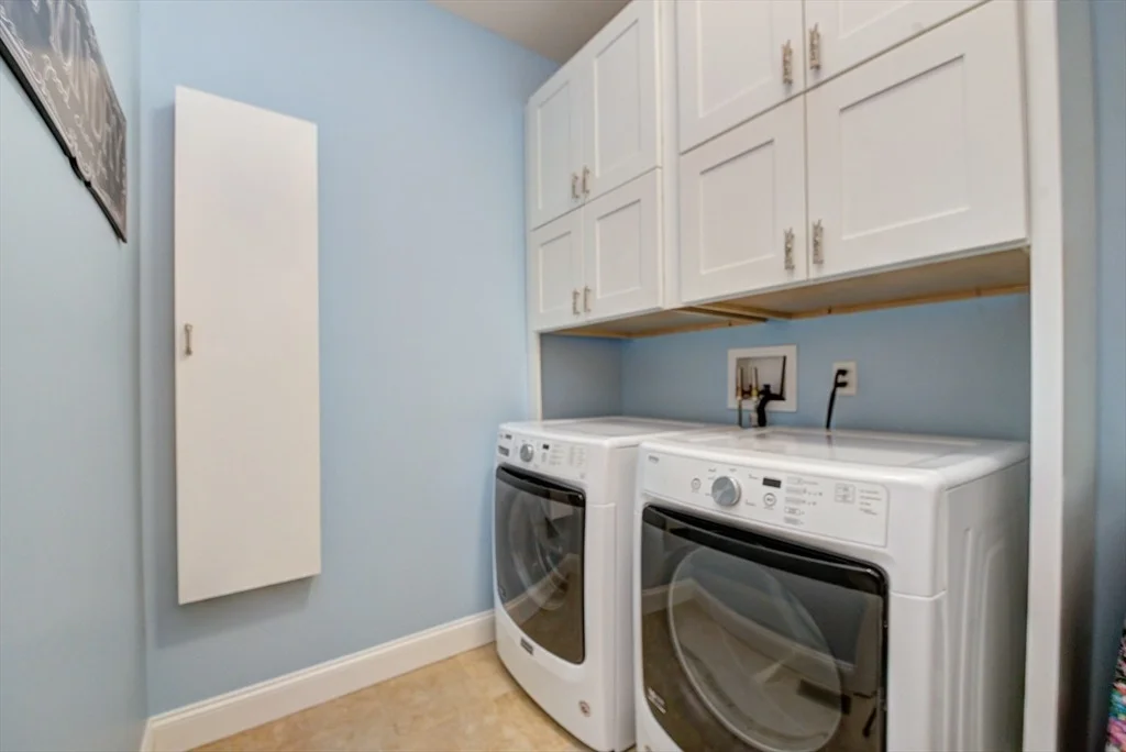 Photo of Unit 10 at 10 Dunrobin Cir