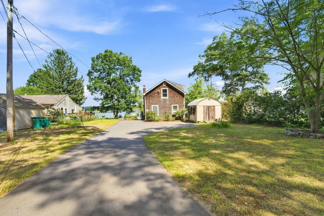 Photo of 111 King Philip Rd