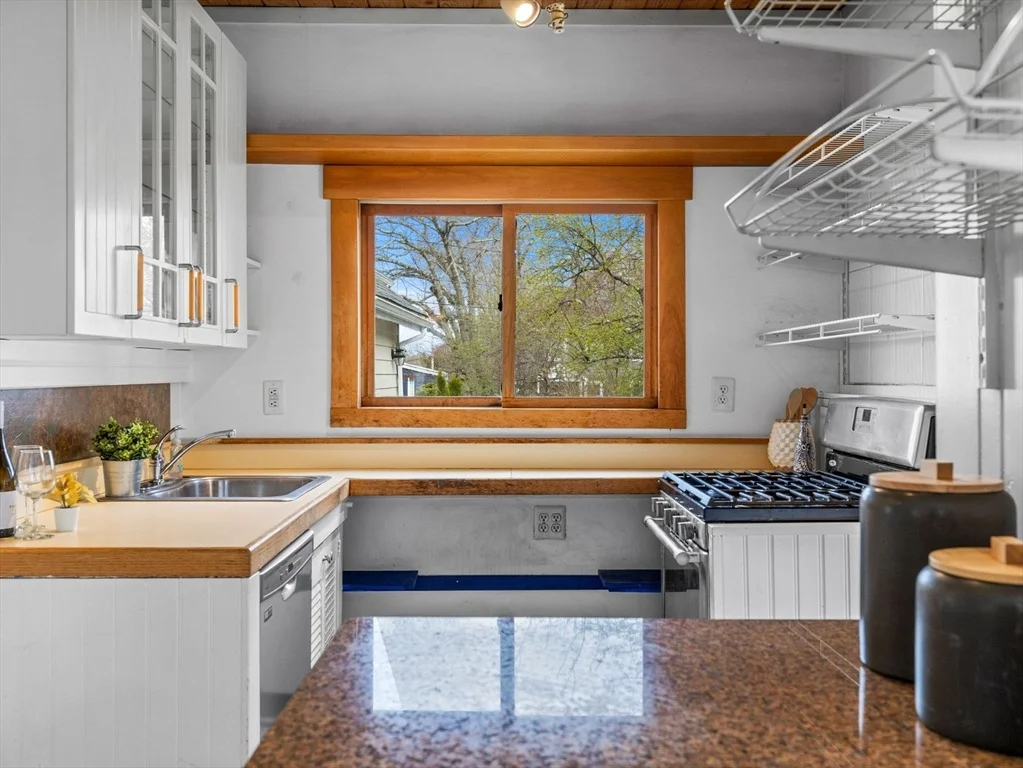 Photo of 595 Summer St