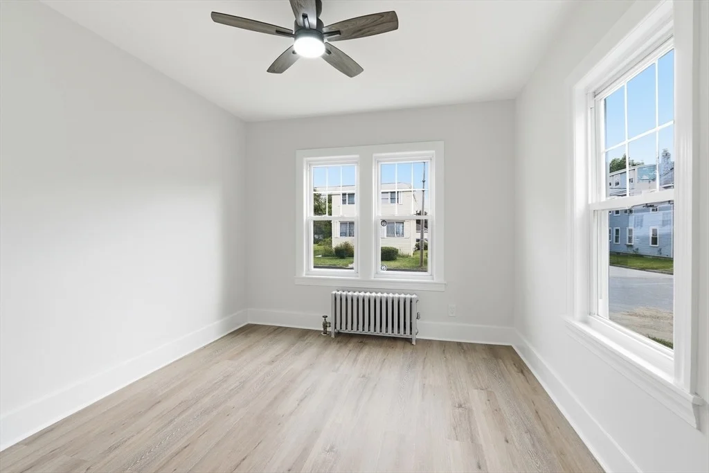 Photo of 28 Southold Rd