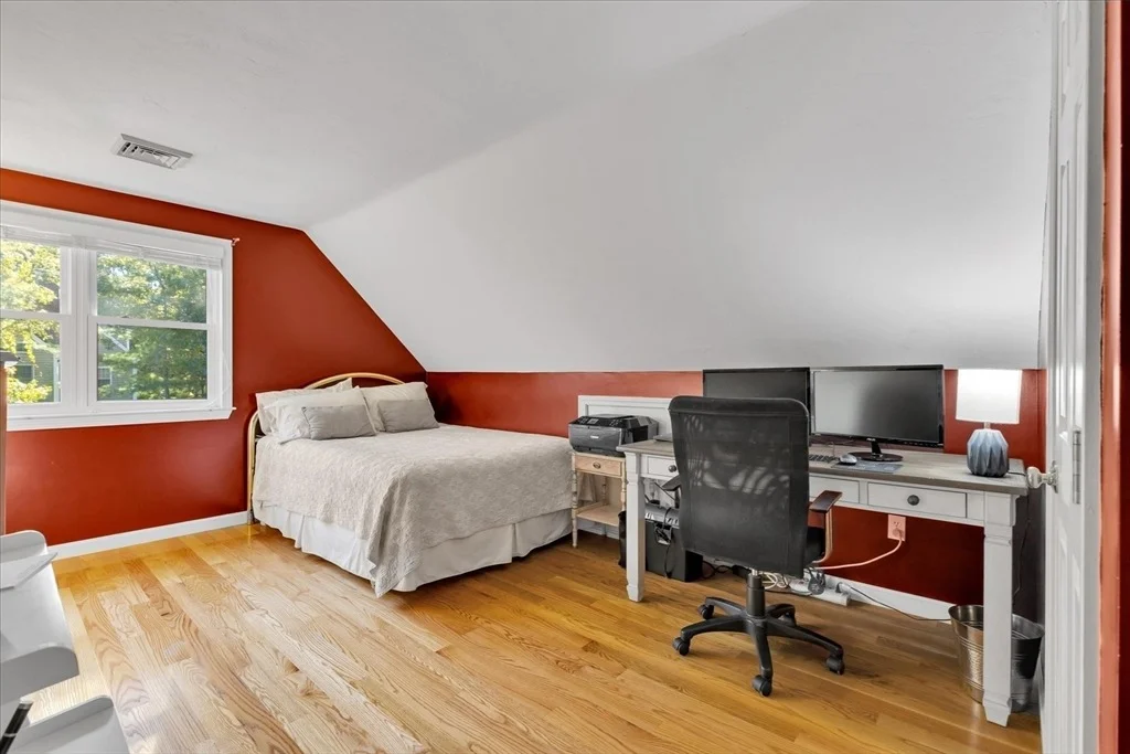 Photo of 40 Waterfield Rd