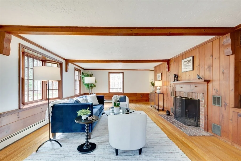 Photo of 134 Sandy Pond Rd