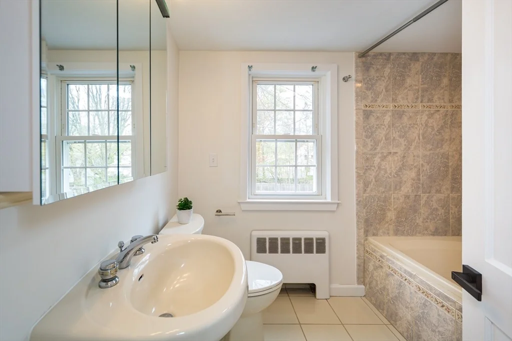 Photo of 250 Bacon St