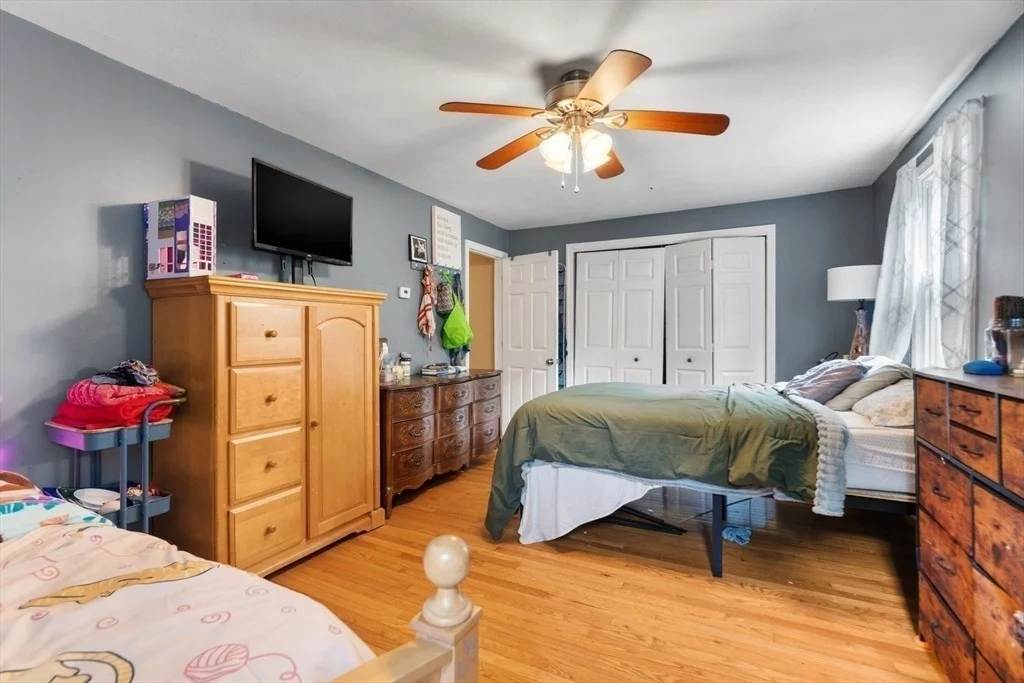 Photo of 1236 Woonsocket Hill Road