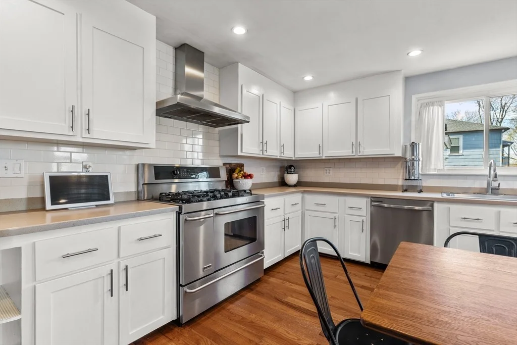 Photo of 28 Riverside Sq