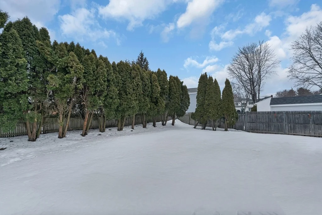 Photo of 11 Hawthorne Dr