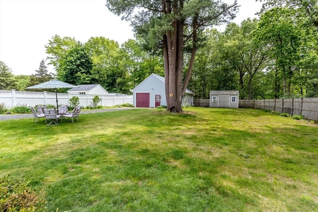 Photo of 10 Cedarcrest
