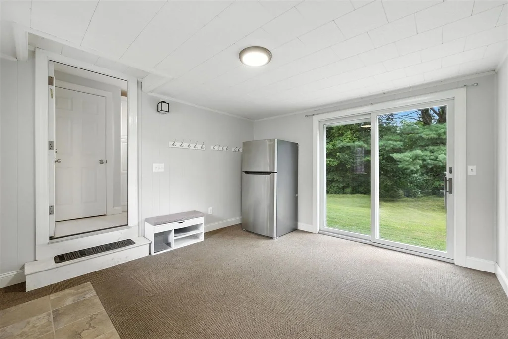 Photo of 6 Oakridge Cir