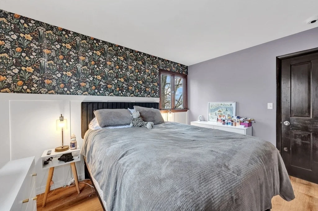 Photo of 18 Lyndale Ave