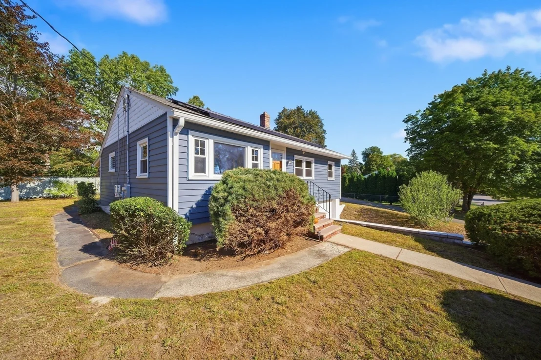 Photo of 44 Memorial Dr